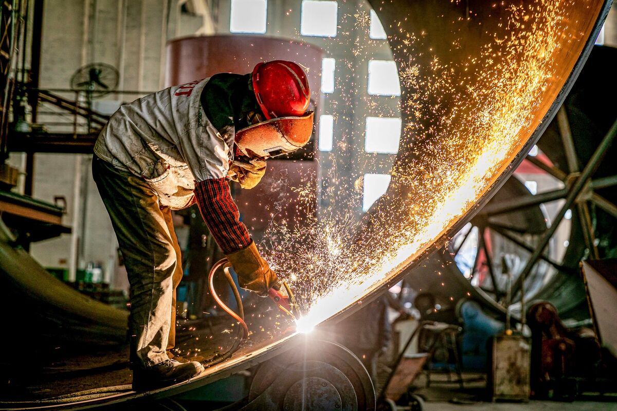 bloomberg.com - China Puts Brave Face on Weak Growth in Rare Defense of Economy
