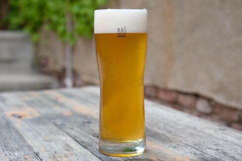 Threes Vliet Pilsner.