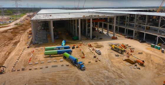 Musk’s Warming Up to Gas Evident Once More at Texas Gigafactory