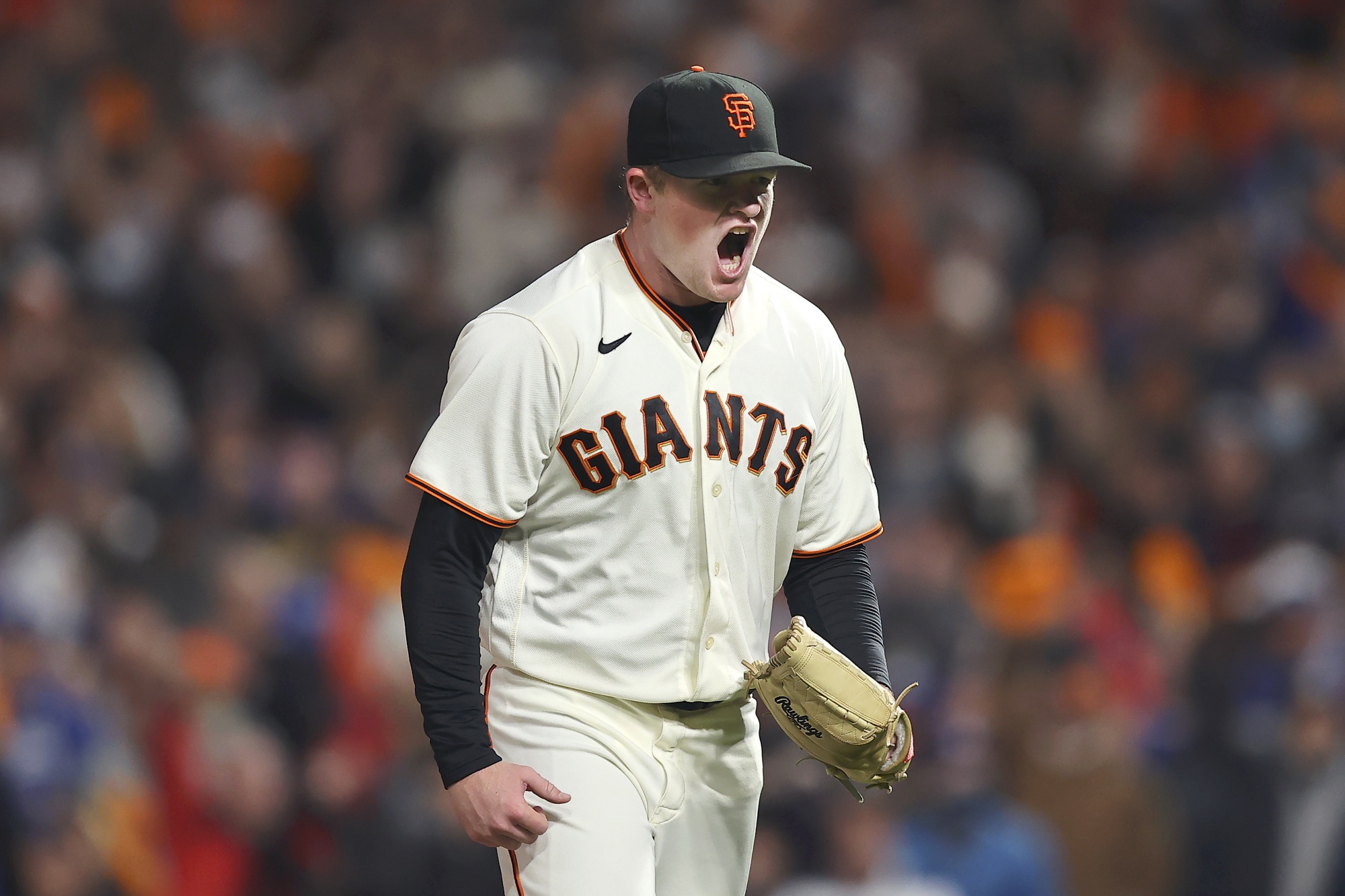 Masterful Webb Pitches Giants Past Dodgers in Playoff Opener - Bloomberg