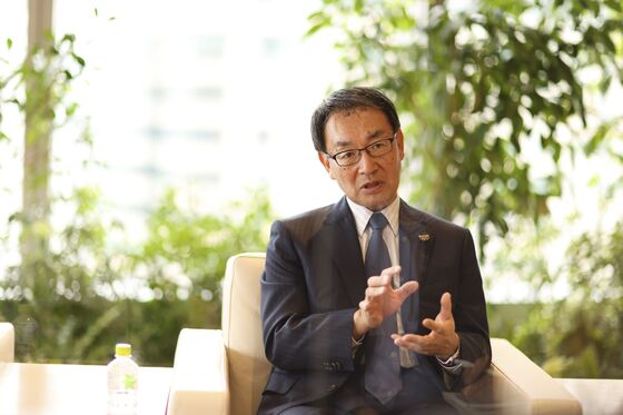 Panasonic CEO Leaves With Cash Lined Up for Car Batteries