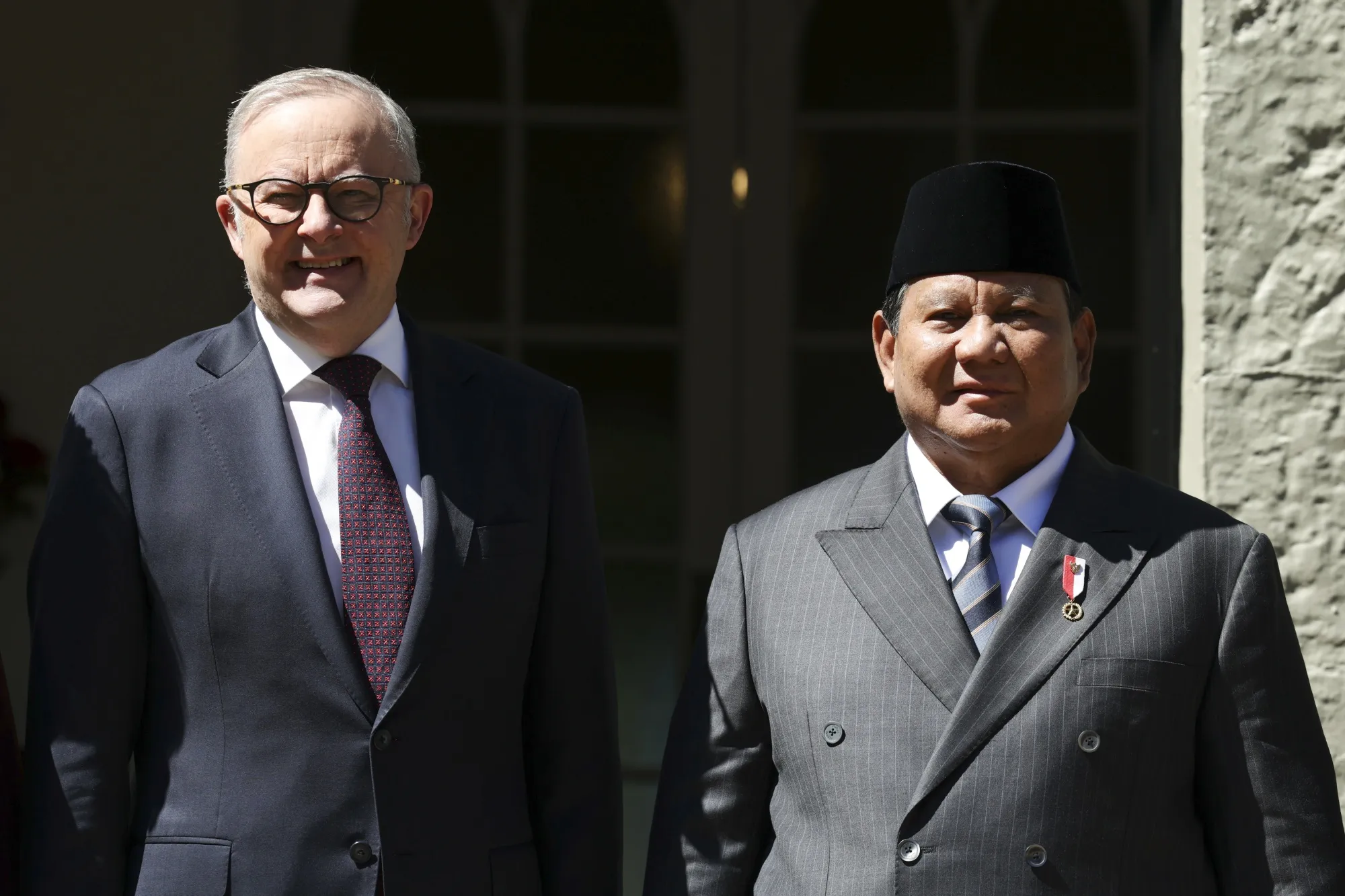 Australian Prime Minister Anthony Albanese, left, and&nbsp;Indonesian President Prabowo Subianto at Kirribilli House in Sydney&nbsp;on Nov. 12