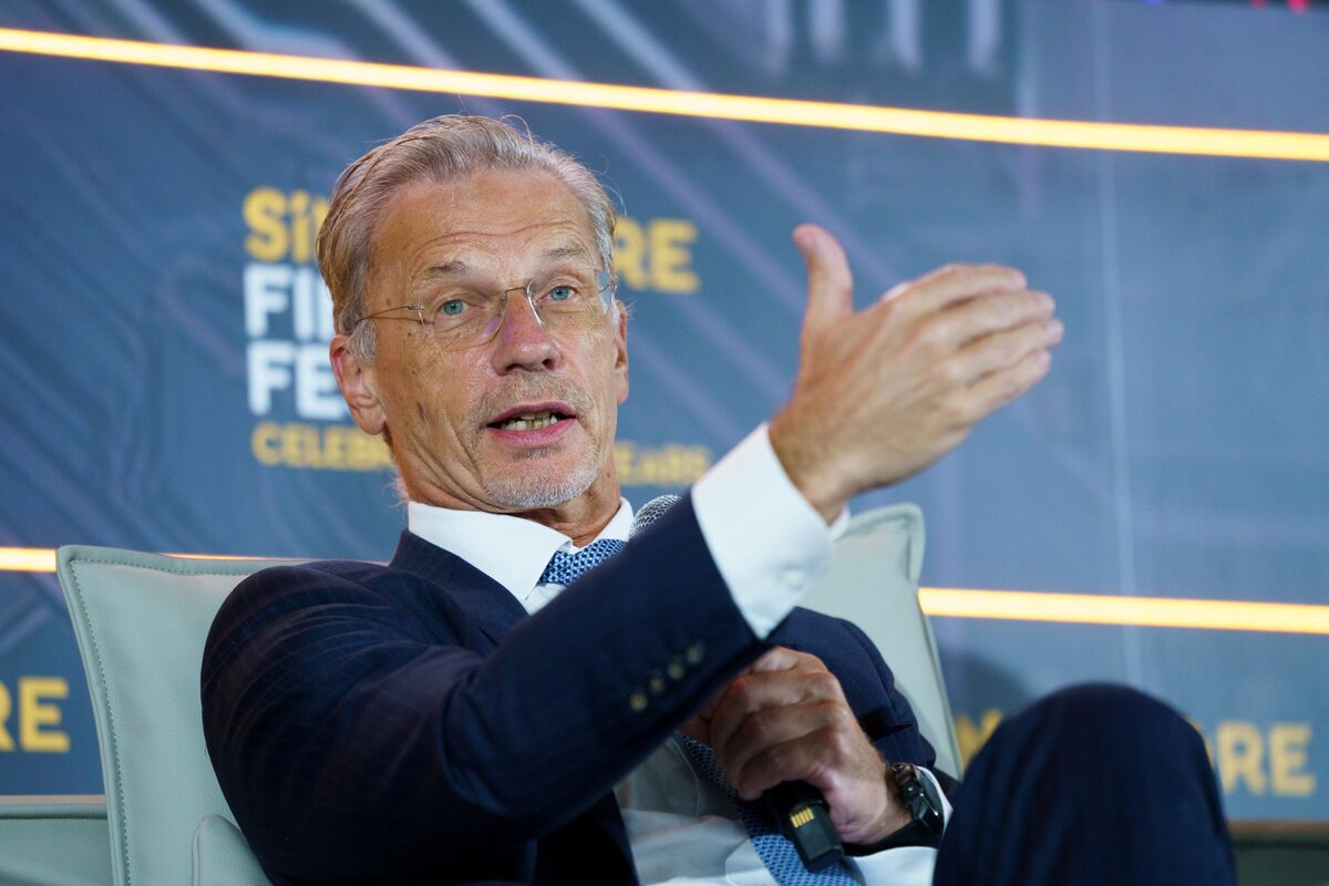 ECB Must Be Vigilant in Face of Stagflation Risks, Vujcic Says