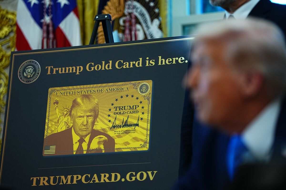 Trump Unveils Gold, Platinum Visas Costing Up to $5 Million