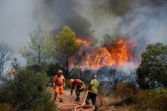 Wildfires Burn in France and Spain After Scorching Heatwaves