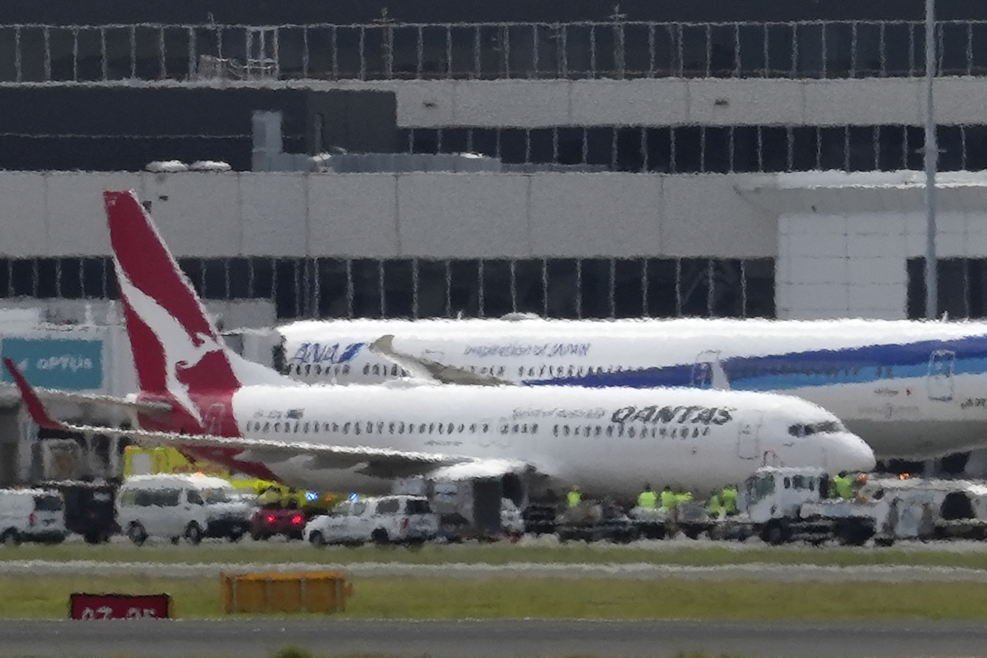 third-qantas-flight-suffers-midair-mechanical-issue-in-three-days