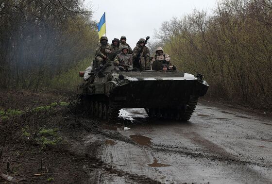 Ukrainian Troops Risk Being Encircled in New Russian Offensive