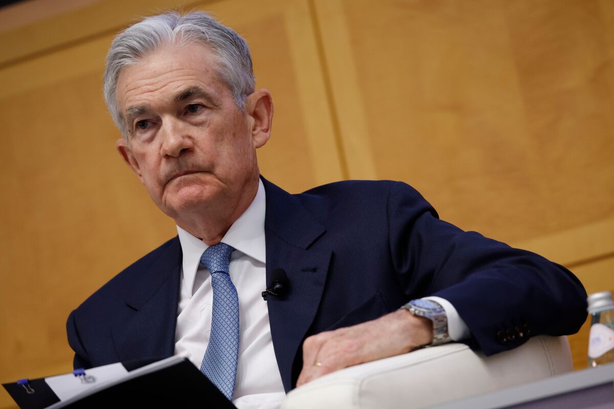 World Economy Latest: Powell Sets Up Space for Cutting, Not Easing
