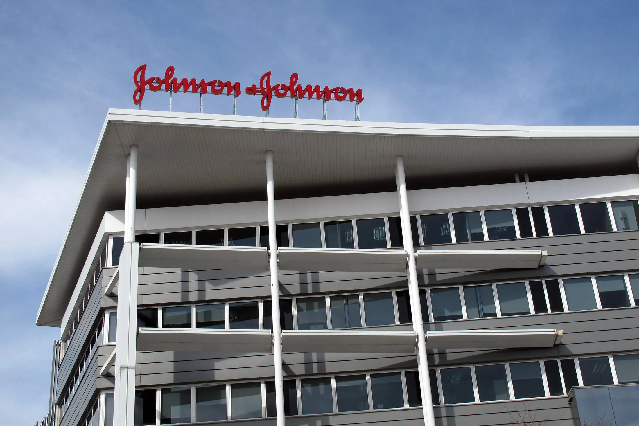 1480631099_Johnson-&-Johnson