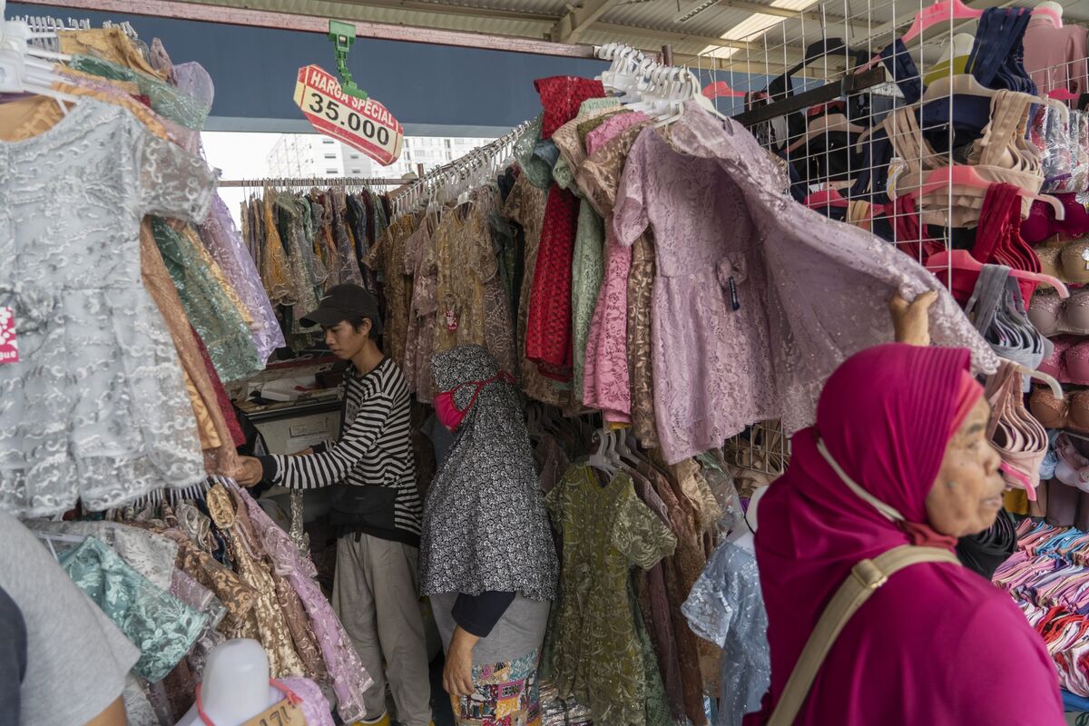 Indonesia Plans 200% Tariffs on Chinese Goods