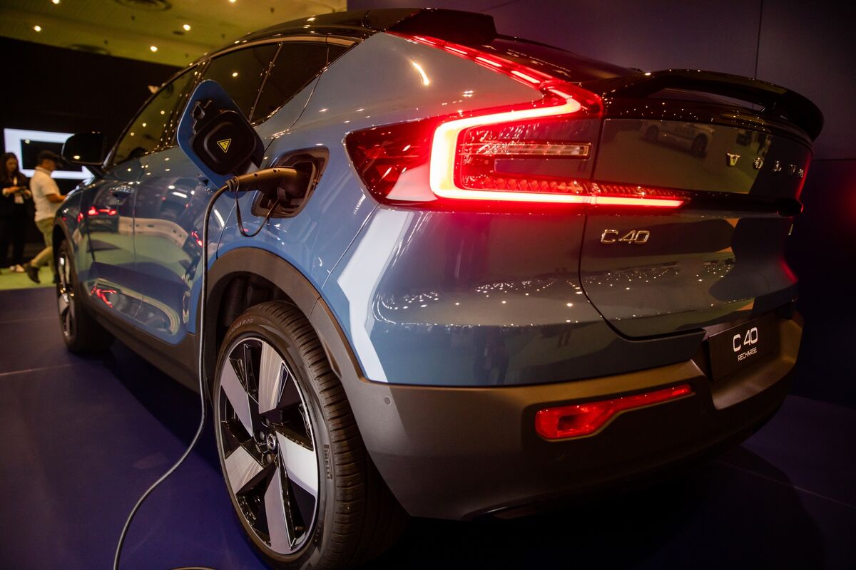 How Long Does It Take To Charge An Electric Car Bloomberg