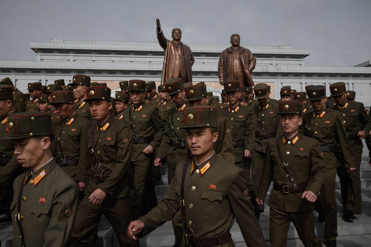 Кндр вышли. Развал КНДР. North Korea people. Дефолт КНДР.