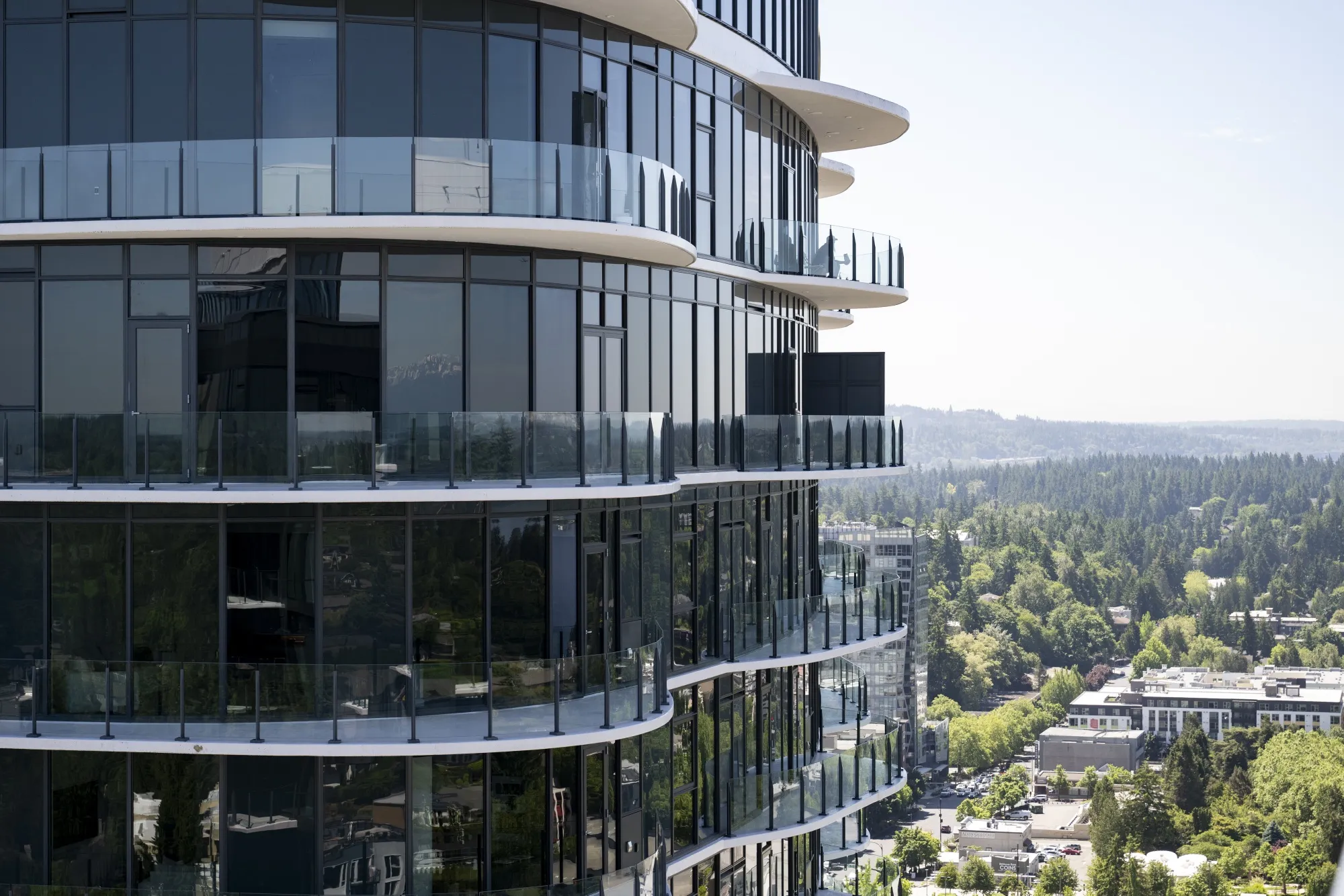 New York developer Larry Silverstein’s&nbsp;Estates Tower luxury condo above the InterContinental Seattle Bellevue hotel.