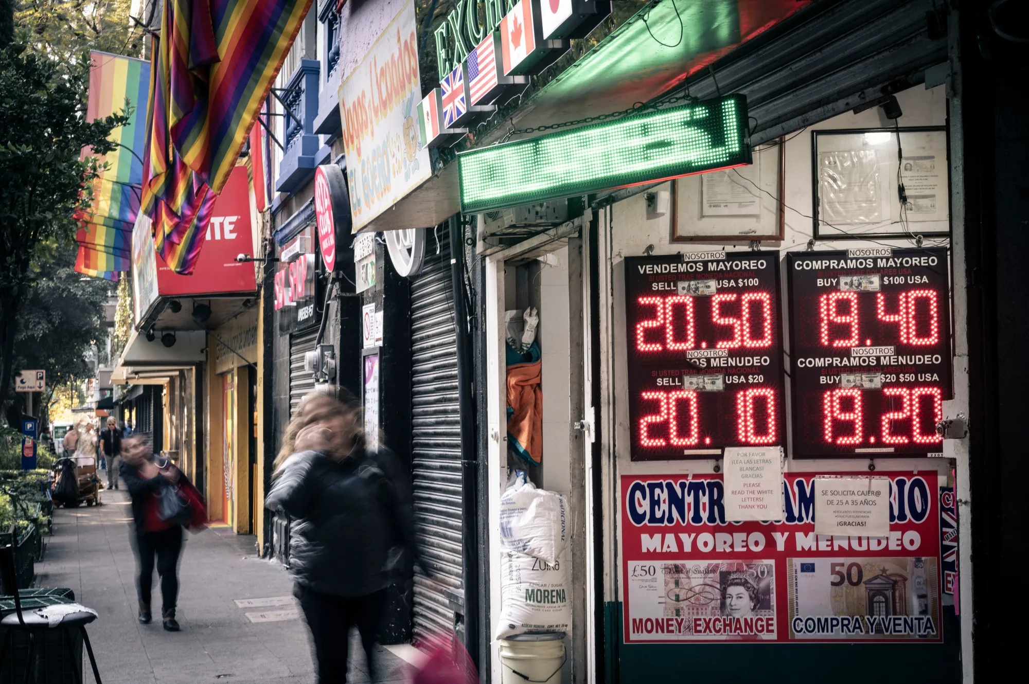 “The depreciation risk of the US dollar is a wake-up call for investors.”&nbsp;