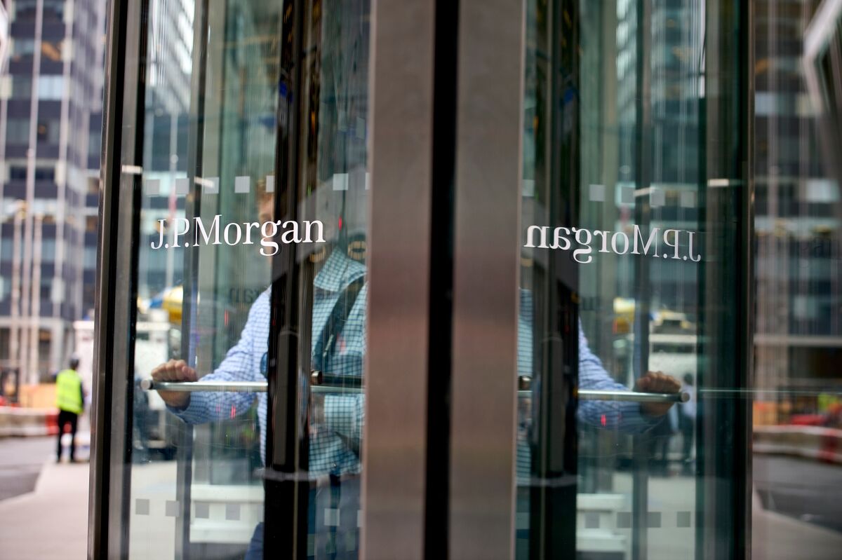 assets.bwbx.io image