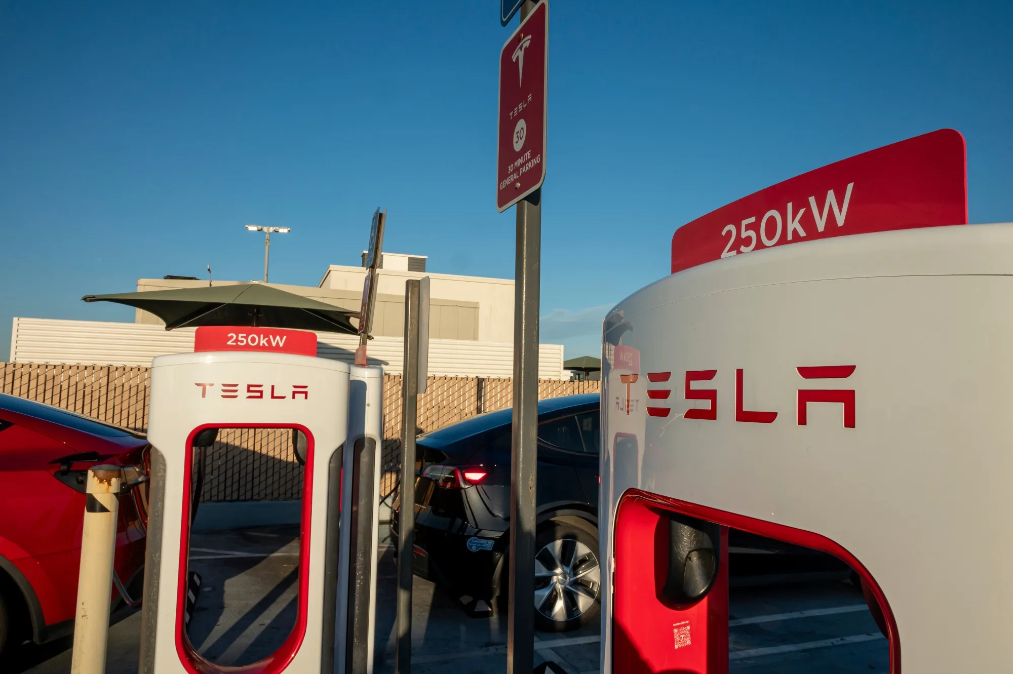 BP Keen to Buy Tesla Supercharging Sites for US Expansion Bloomberg