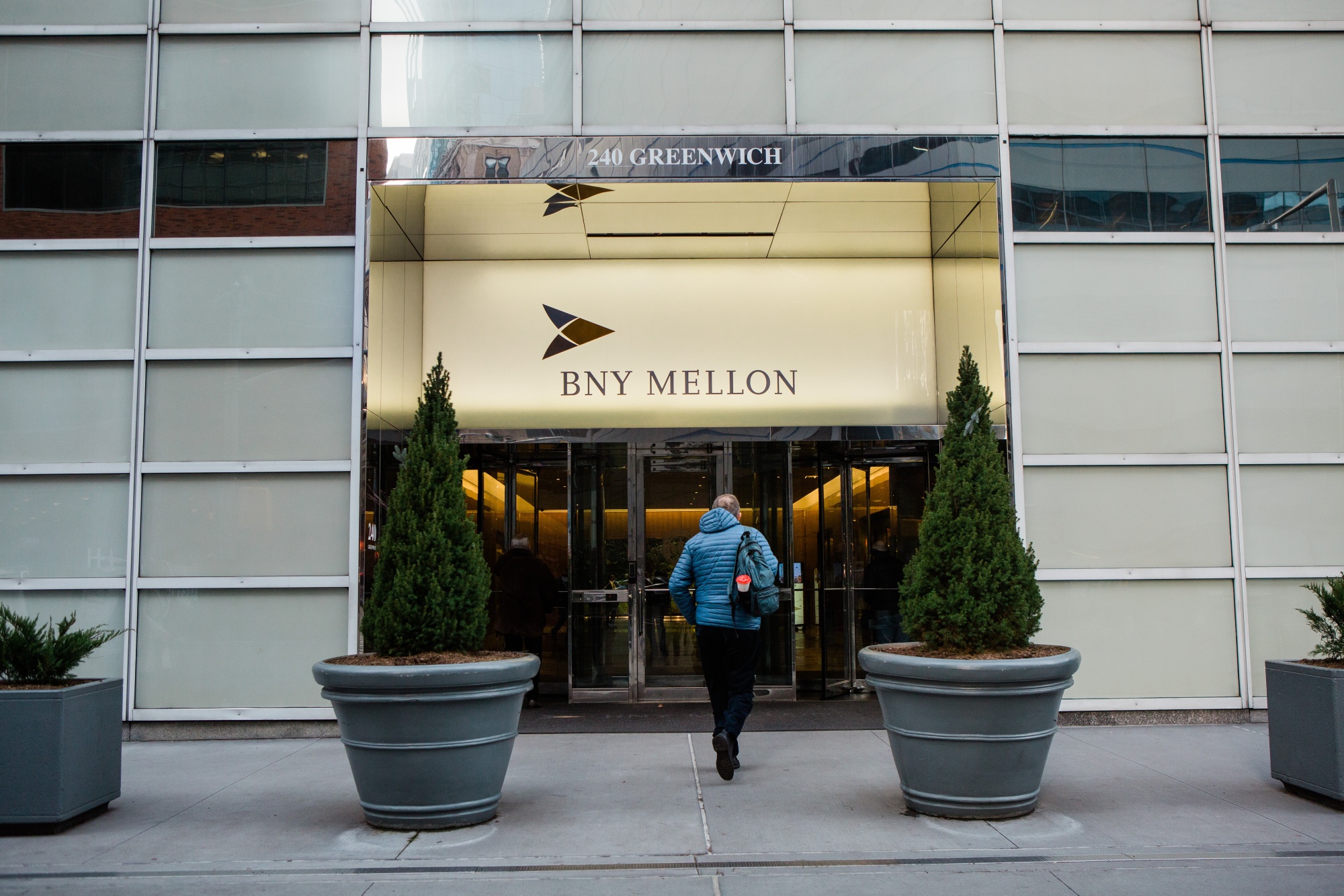 BNY Mellon to Cut About 3% of Staff as Wall Street Retrenches - Bloomberg