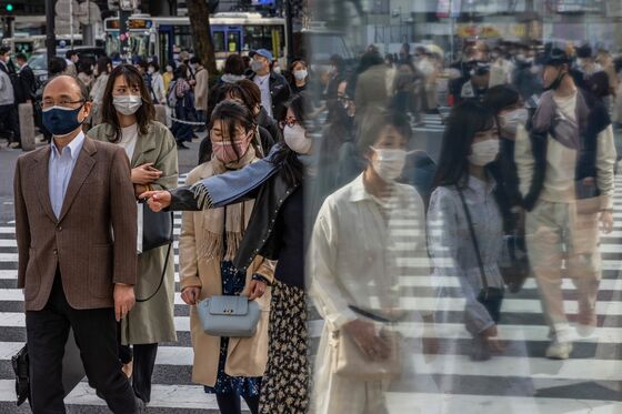 Japan’s Suga Sets Sunday End for Tokyo Area Virus Emergency