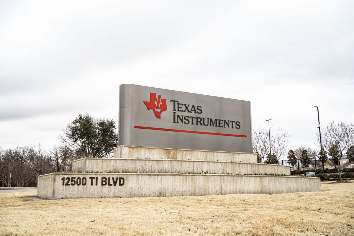 Texas Instruments Q3 Beats, Q4 Guidance Sends Shares Down