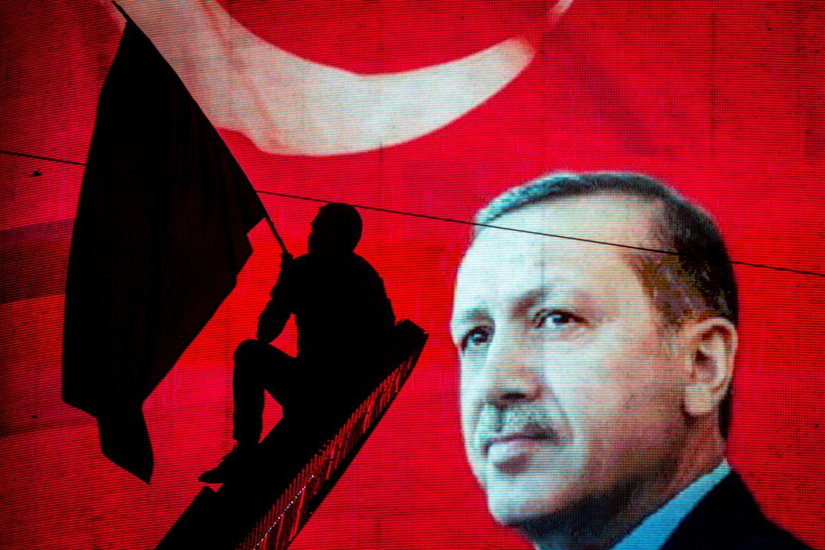 Protests Erupt in Turkey Amid Political Crackdown on Opposition