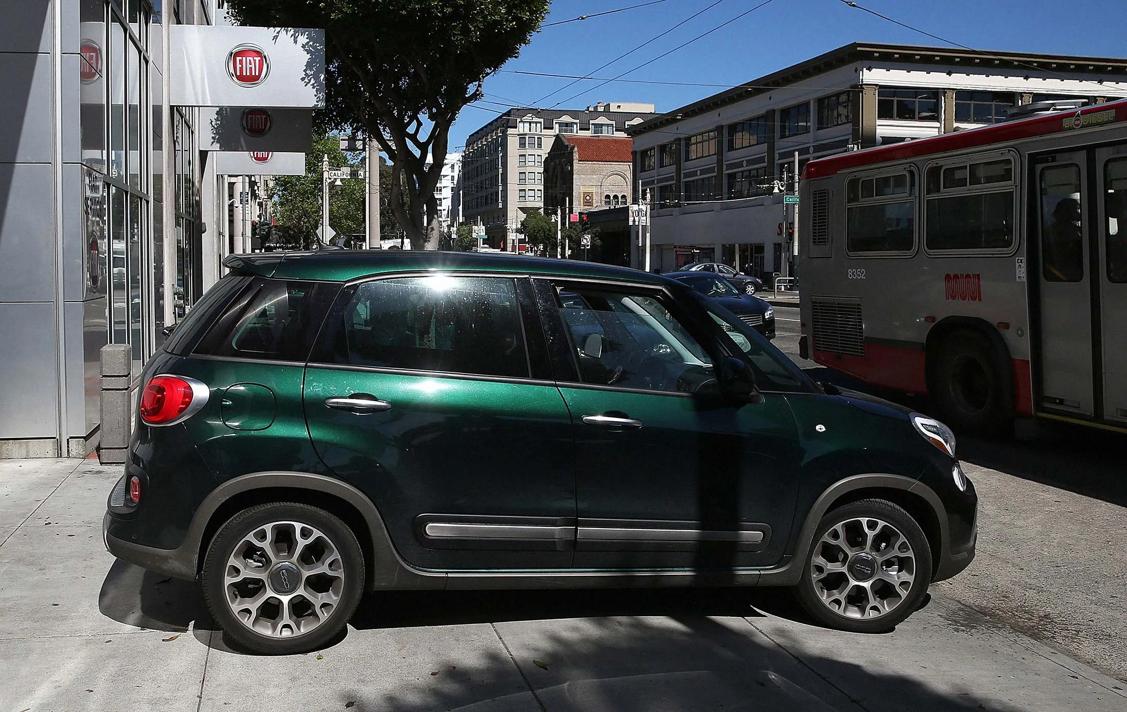 A 2014 Fiat 500L.