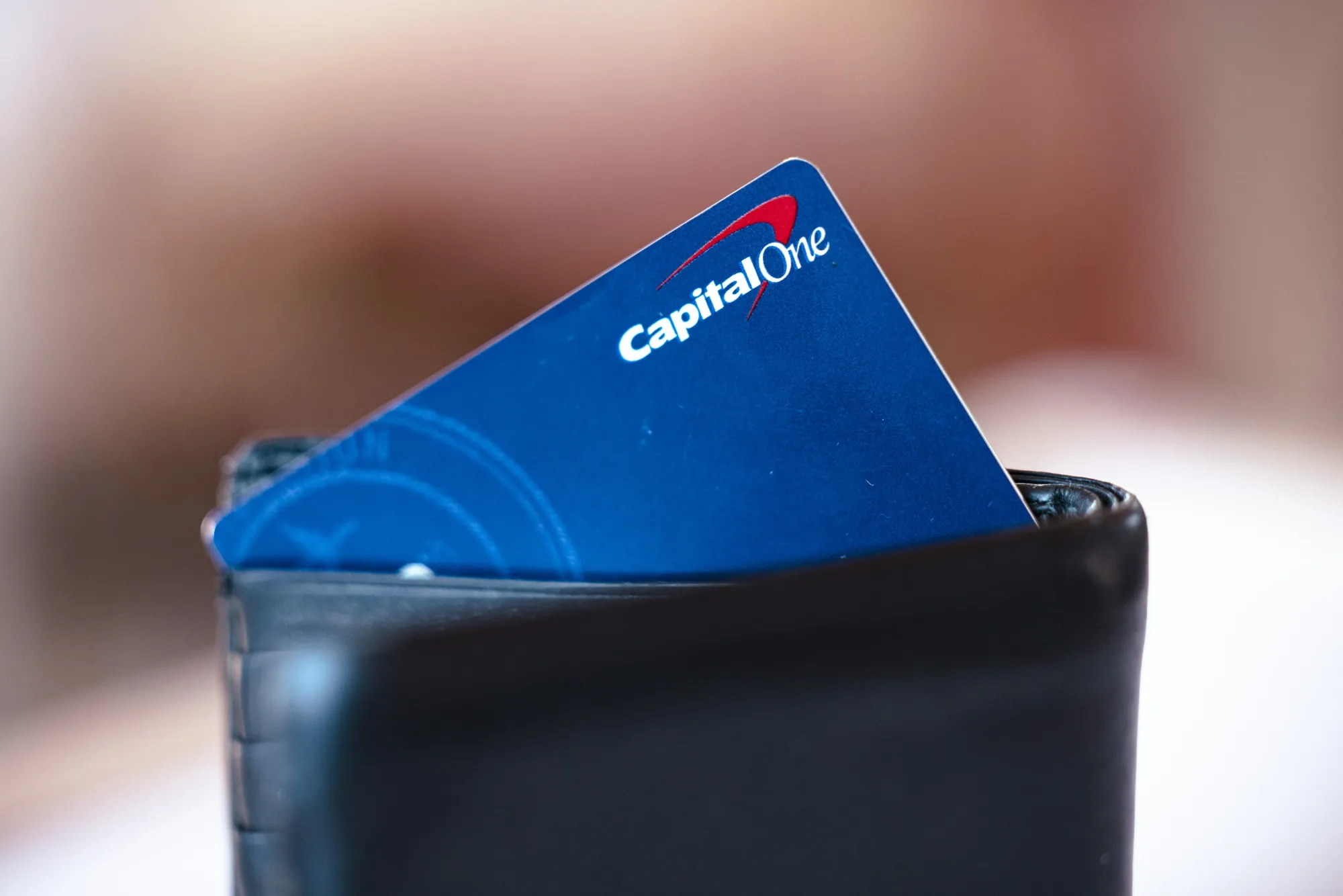 キャピタル・ワンや銀行株下落、トランプ氏がカード金利上限要求 - Bloomberg