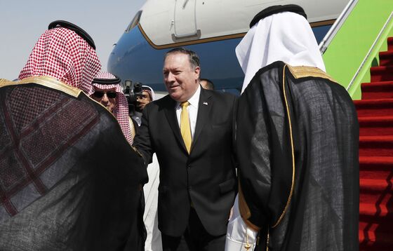 Trump Offers ‘Rogue Killers’ Theory, Sends Pompeo to Saudi Arabia