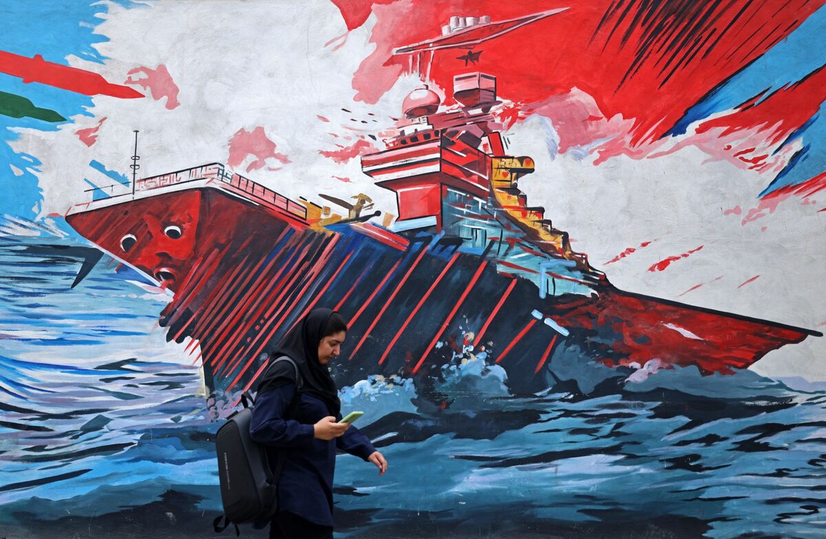 US Attacks Prompt Iranian Retaliation as Fighting Intensifies