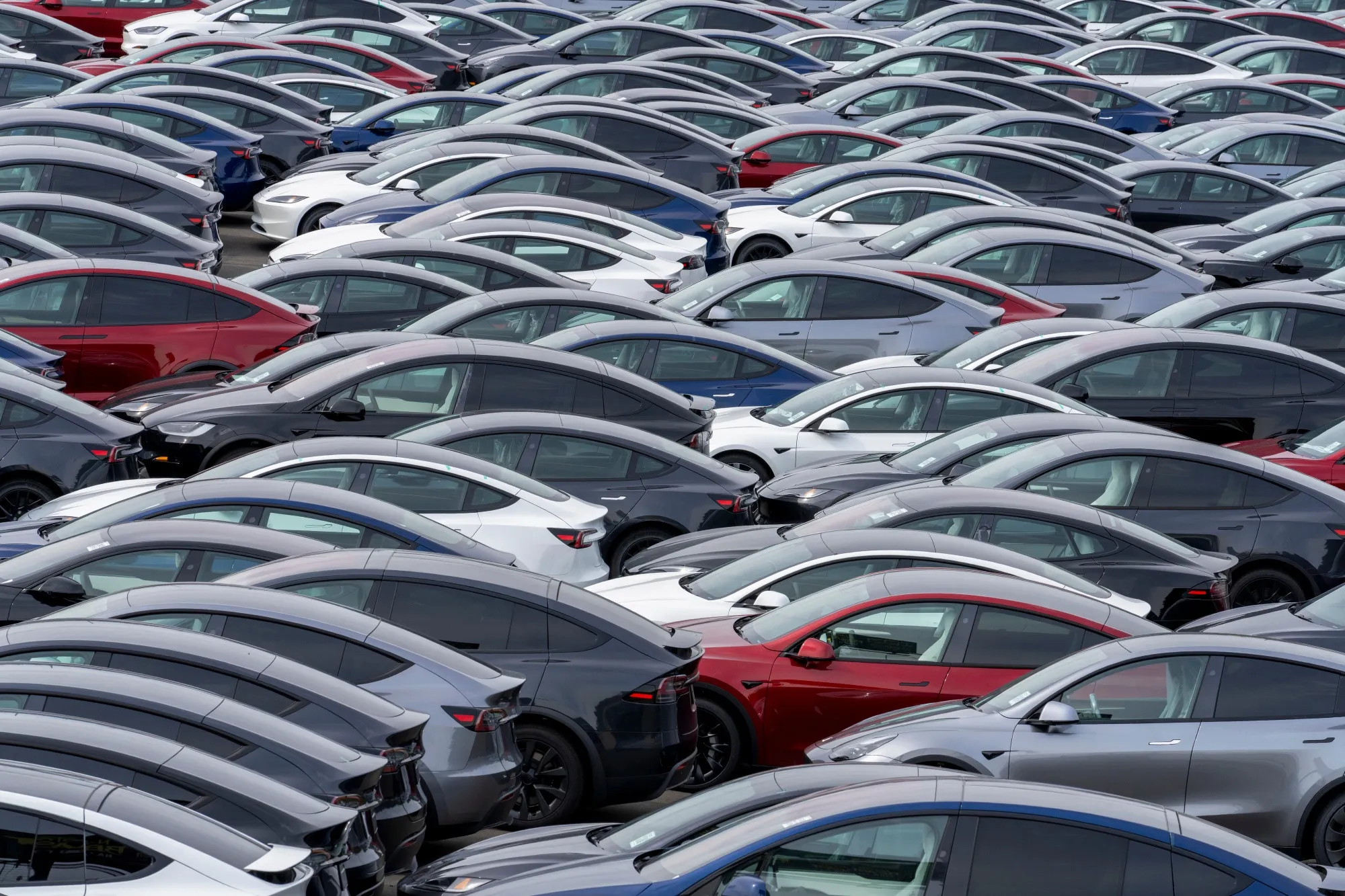 Tesla Sells $783 Million of Prime Auto Lease-Backed Debt - Bloomberg