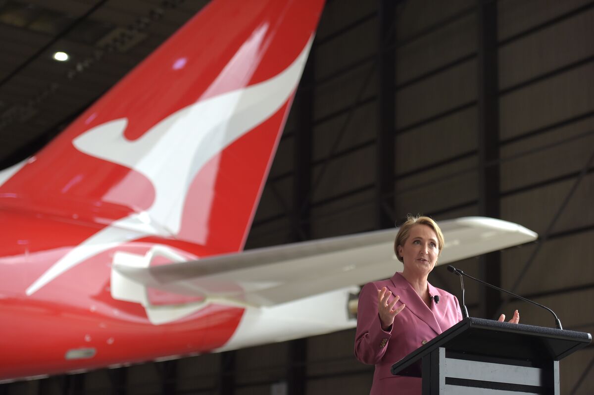 Qantas Reports Profit Jump, Orders More Jets as Demand Holds
