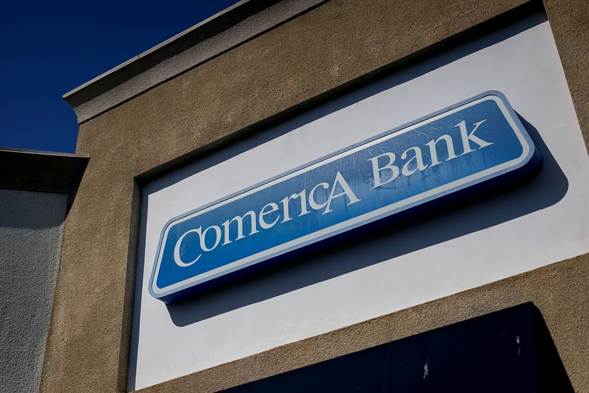 Comerica’s Sale to Fifth Third Is a Rare Win for Bank Activists