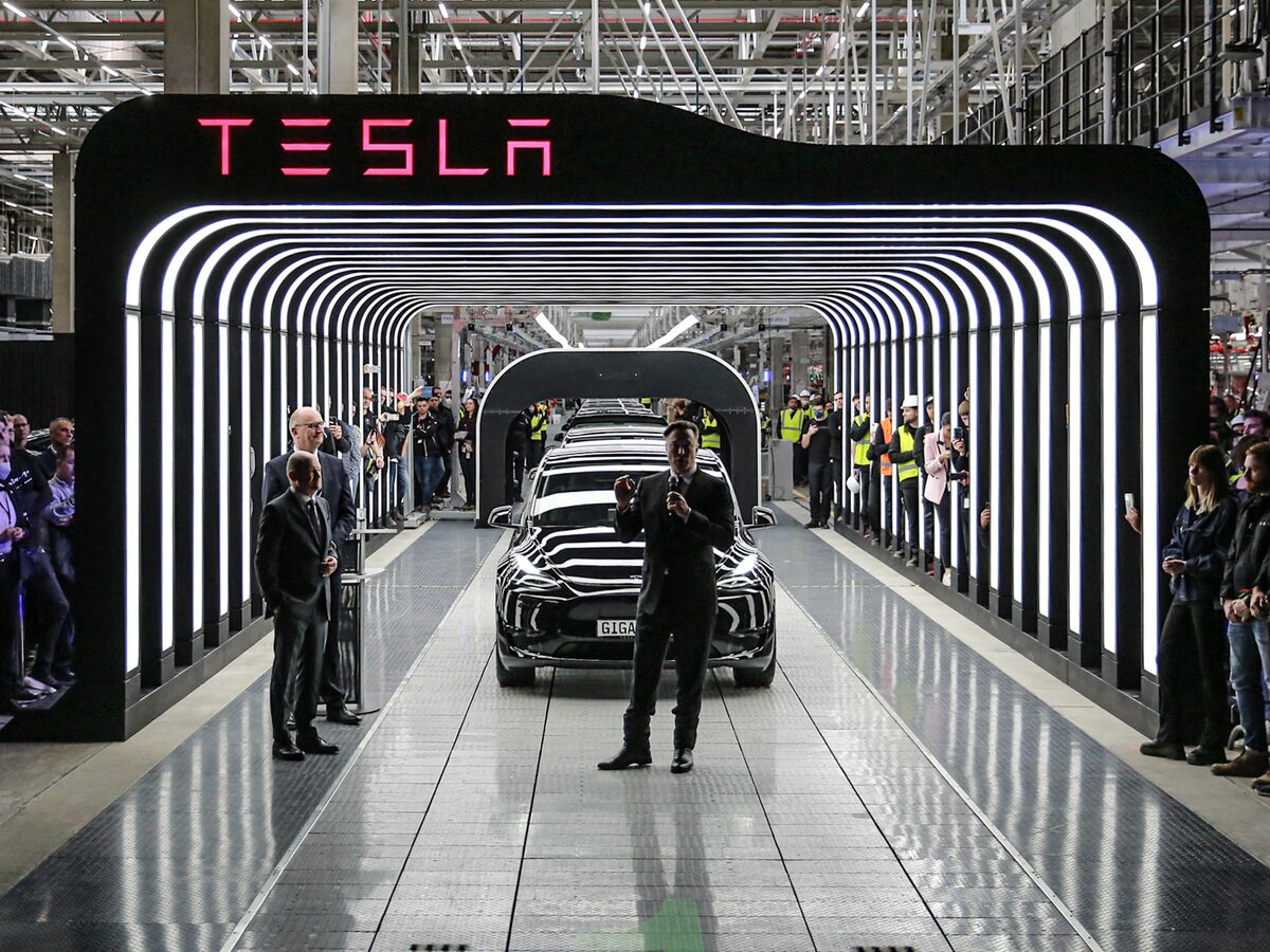 Elon Musk Dances at Tesla Gigafactory Opening Near Berlin, Tweets Thanks  Germany - Bloomberg