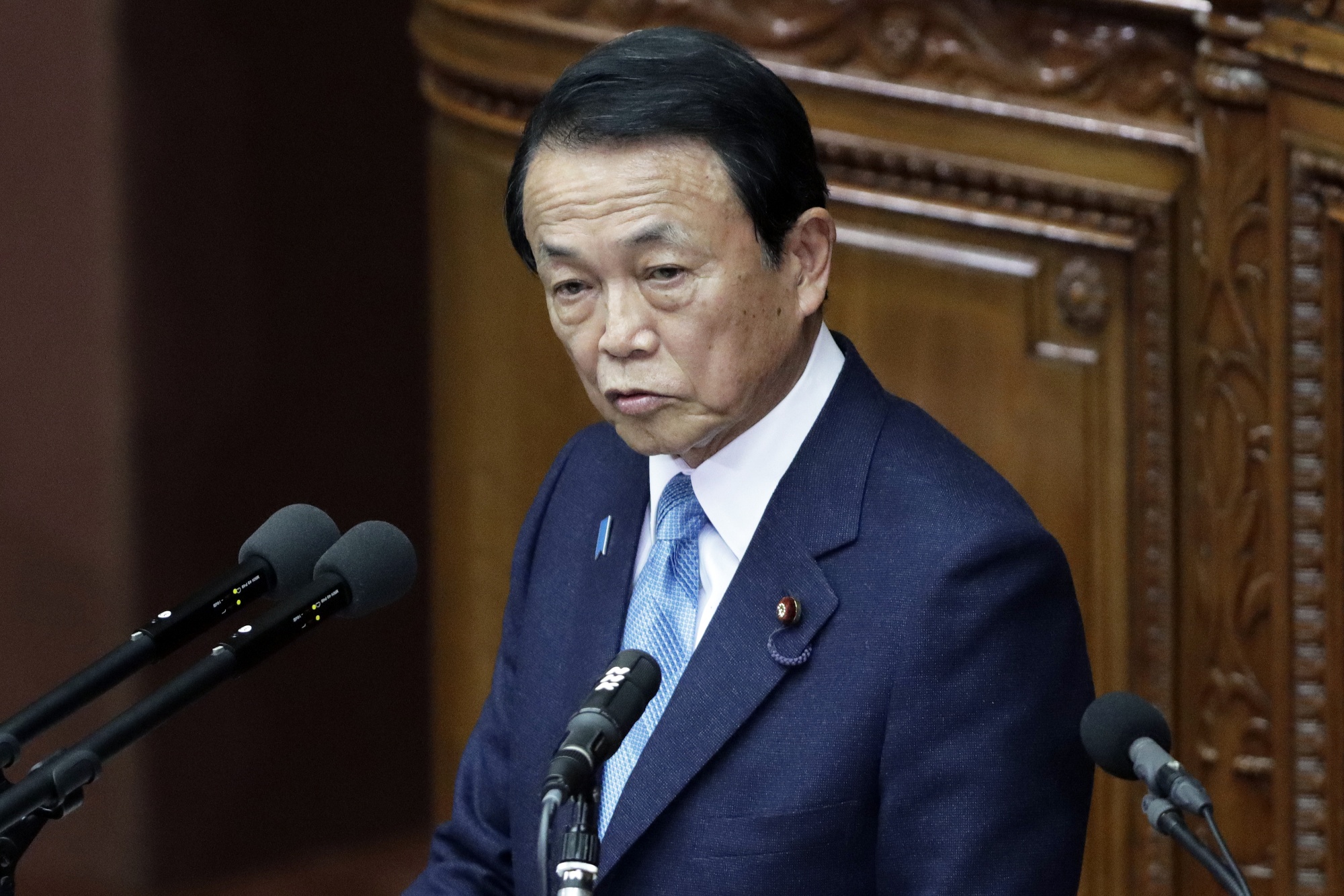 Prime Minister Shinzo Abe addresses the start of the new Japan Diet session