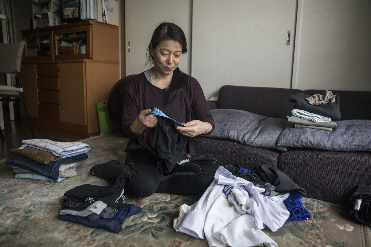 The Children Of Japan S Single Mothers Are Living In Poverty Bloomberg