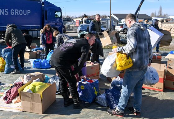 Ukraine Donations Pour In From Around the World