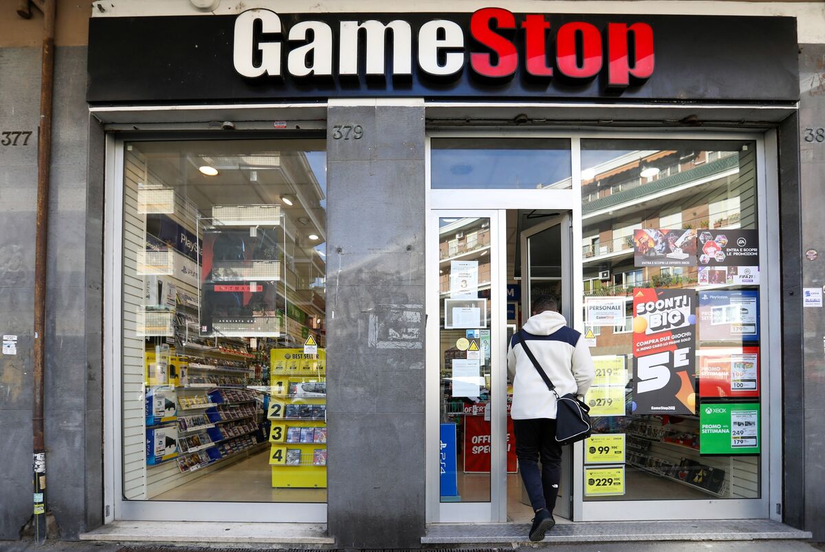 Gamestop Executives Sit On 1 3 Billion Gain From Gme Stock Trading Frenzy Bloomberg