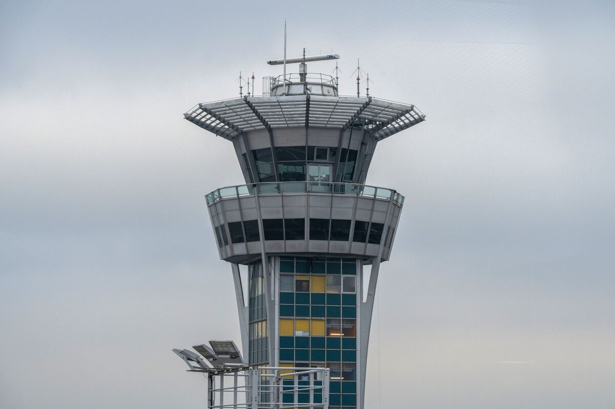 French Air Traffic Controllers Union Cancels Three-Day Strike