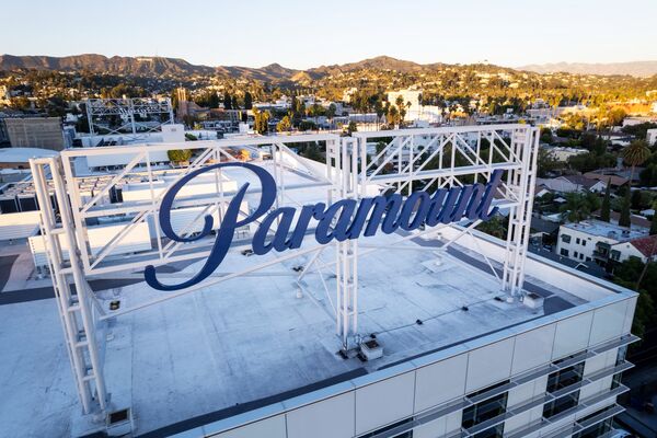 Paramount, Netflix Battle For Warner Bros. Takeover
