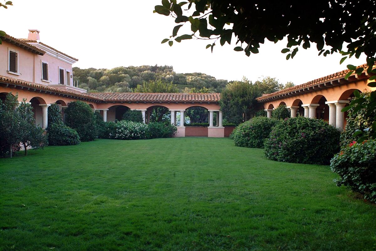 Silvio Berlusconi’s Heirs Part With His Sardinian Power Villa