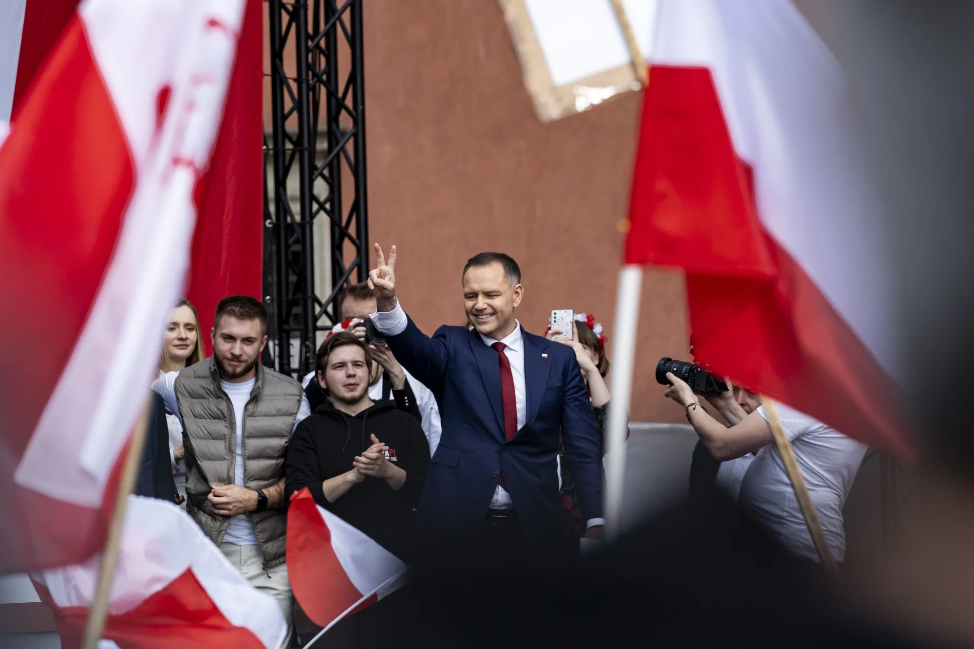 Nationalist Candidate Pledges Support for Crypto in Polish Election -  Bloomberg