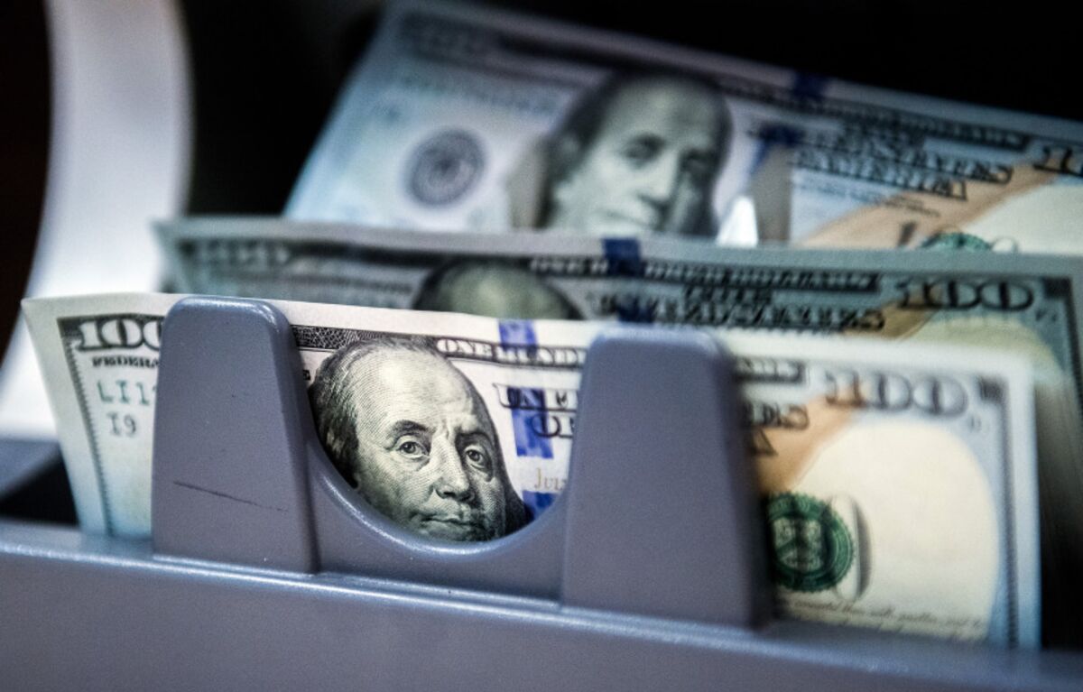ブルームバーグのニュース記事「円が対ドルで一段安、一時約145円89銭－関税巡る臆測でドル買い優勢」の画像