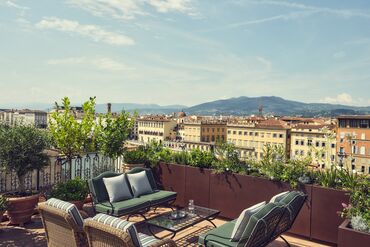 Pursuits_web_tiny hotels
