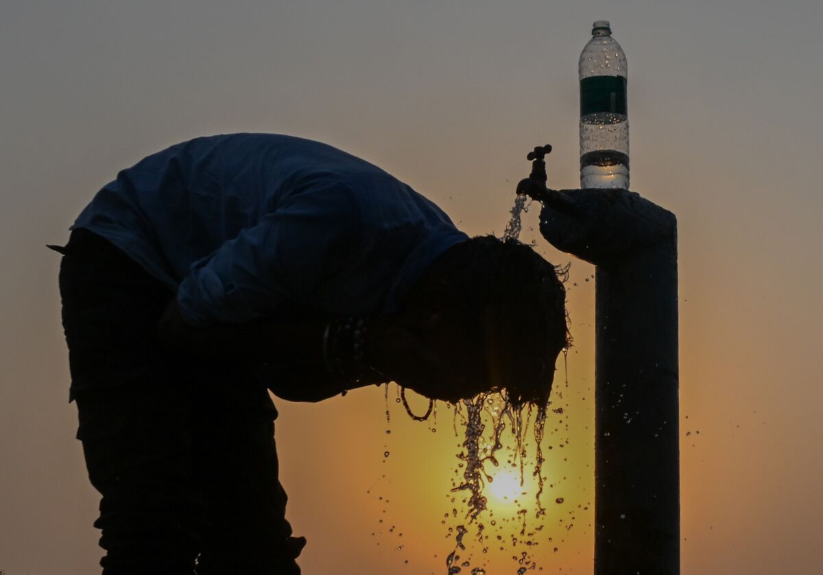 bloomberg.com - Anup Roy - What Happens to an Economy When It's Too Hot to Work?