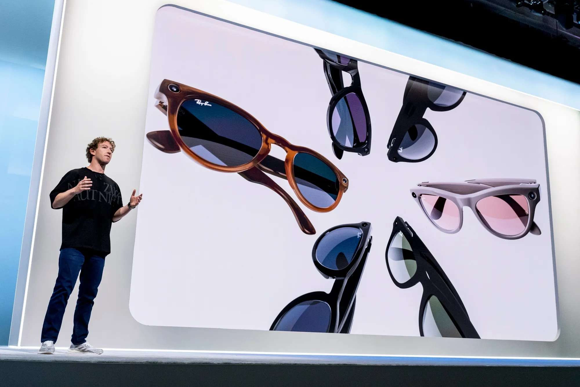 Meta Invests $3.5 Billion in EssilorLuxottica in AI Glasses Push - Bloomberg