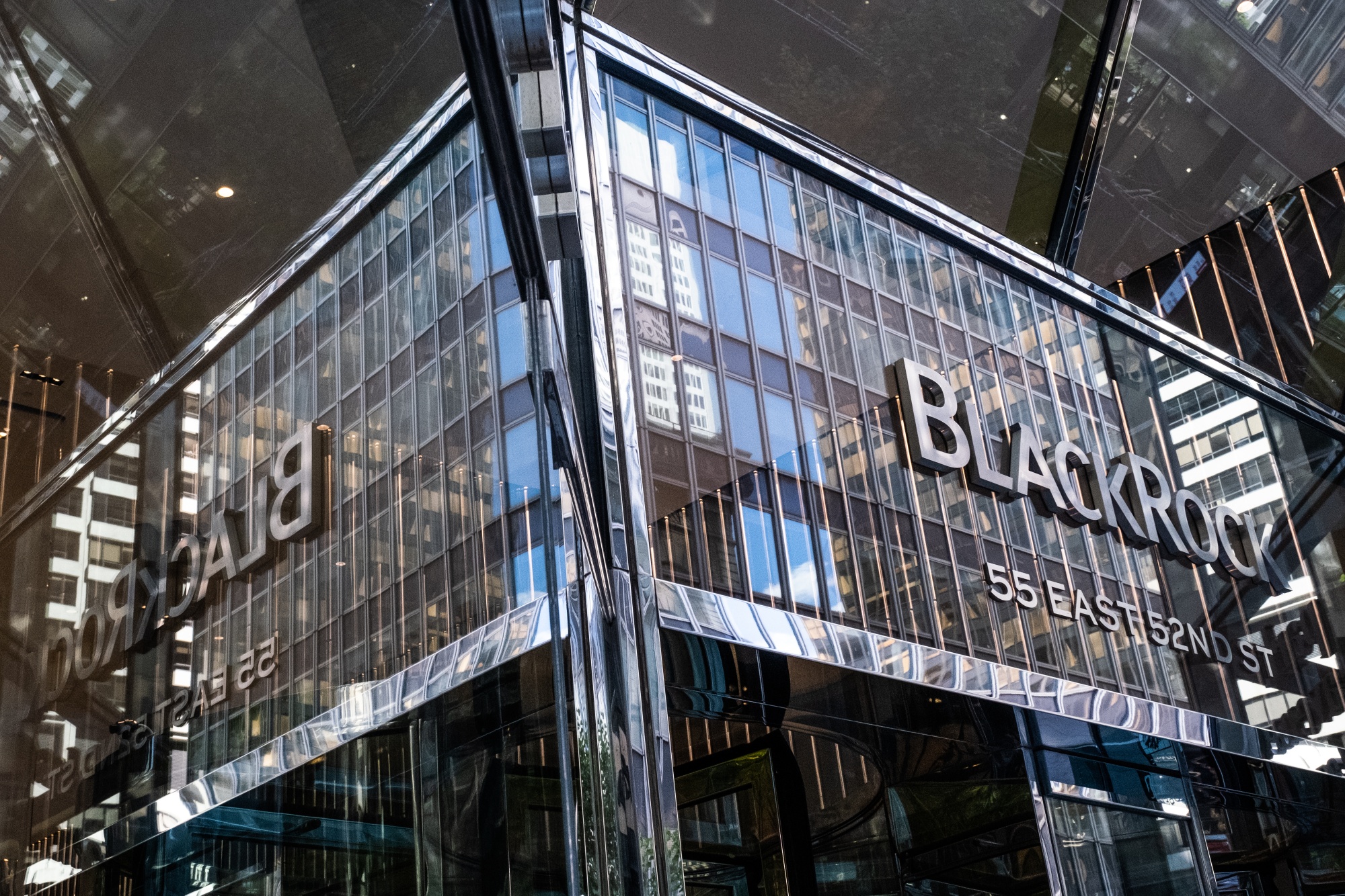 BlackRock, Temasek Set Up China Asset-Management Joint Venture ...
