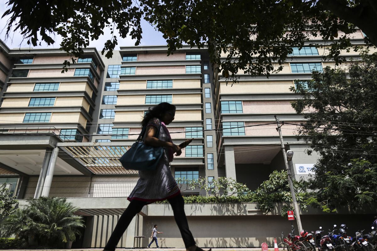 Global Funds Pile Back Into India IT Stocks After Selling for Months