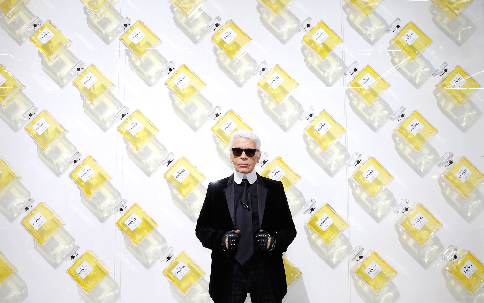 How Karl Lagerfeld Made Chanel a $10 Billion Business - Bloomberg