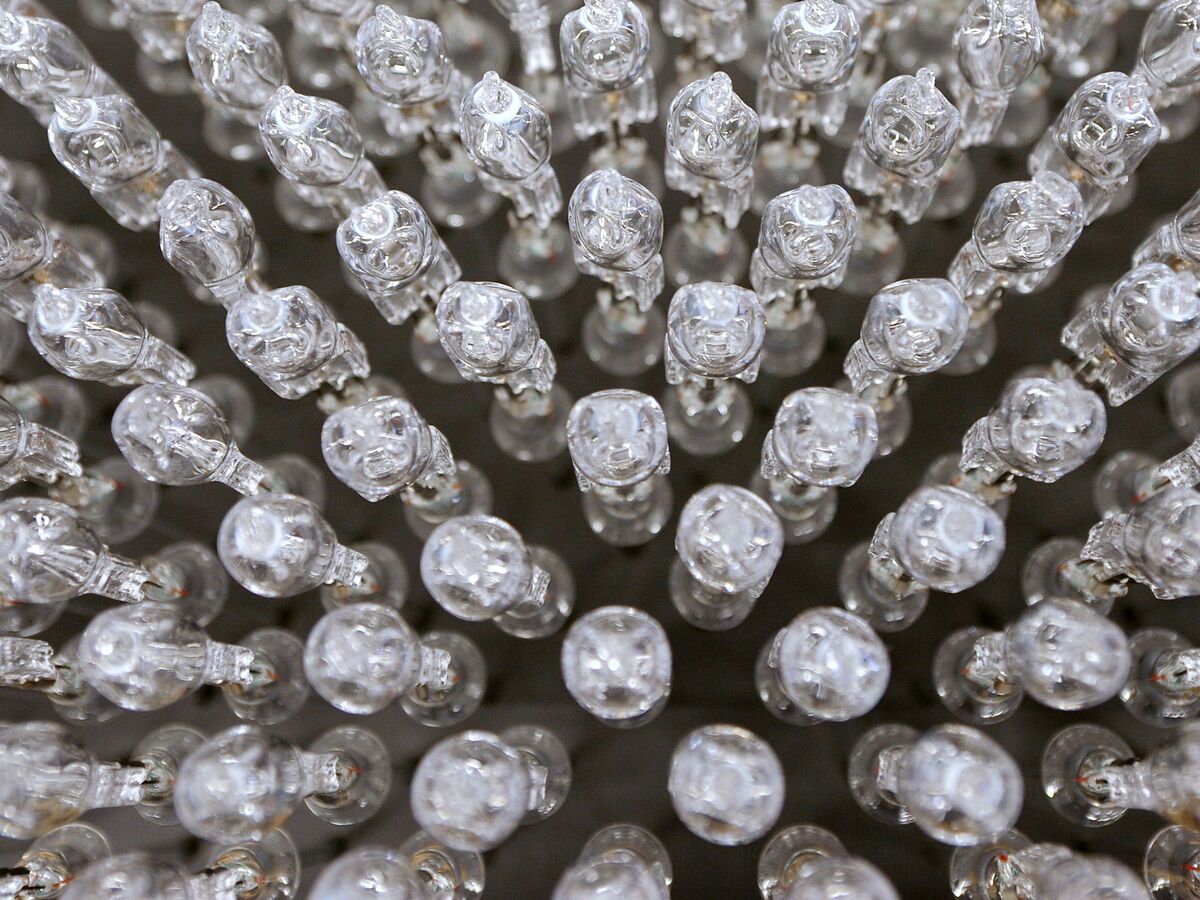 U.K. to Ban Halogen Light Bulbs From September in Green Push Bloomberg