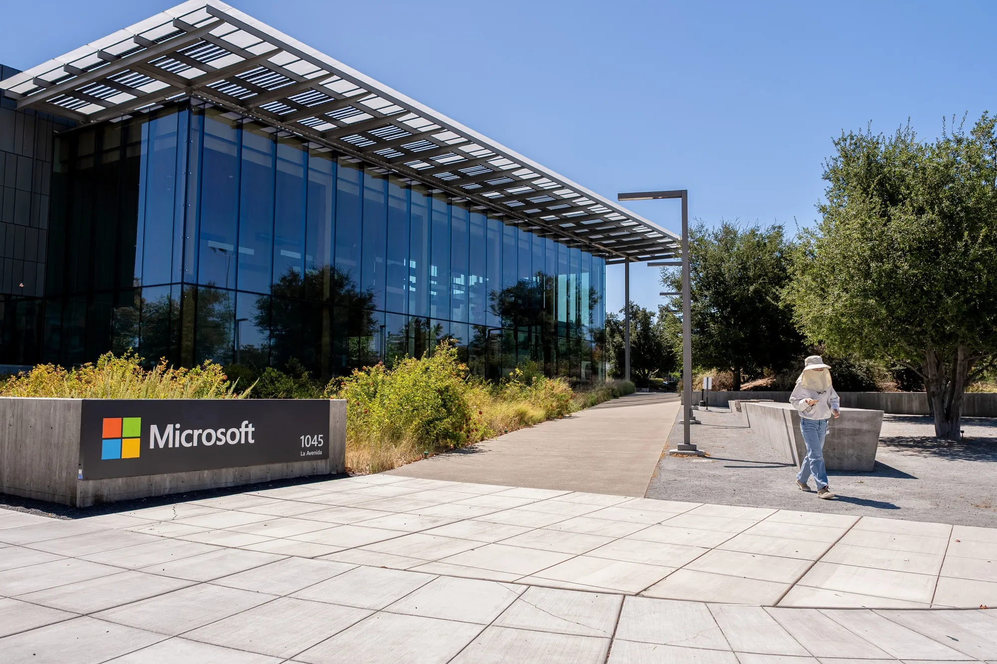 マイクロソフト、約1年ぶり最高値更新－AI競争力への評価高まる
