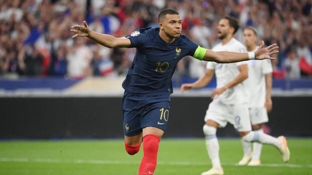 Kylian Mbappé 2018 World Cup Jersey up for Auction